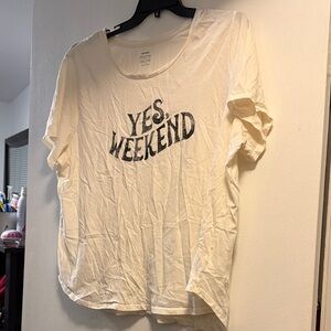 Old Navy Cream 'Yes Weekend' Tee